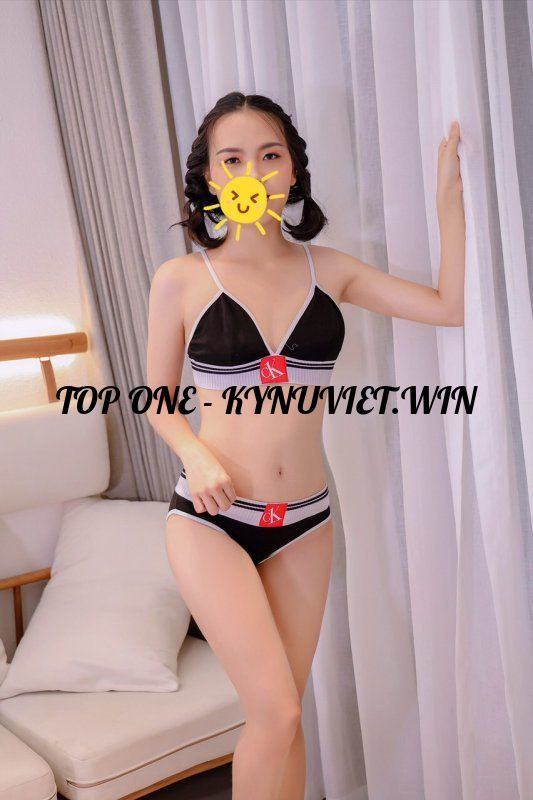 sieu-pham-khanh-linh-co-be-mien-tay-o-que-moi-len-2127052-original.jpeg